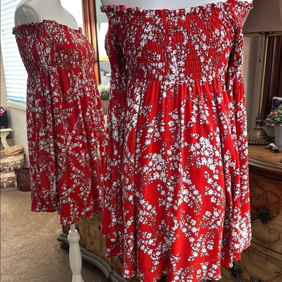 Vici Red and White Off-the-Shoulder Mini Sundress - Picture 7 of 14